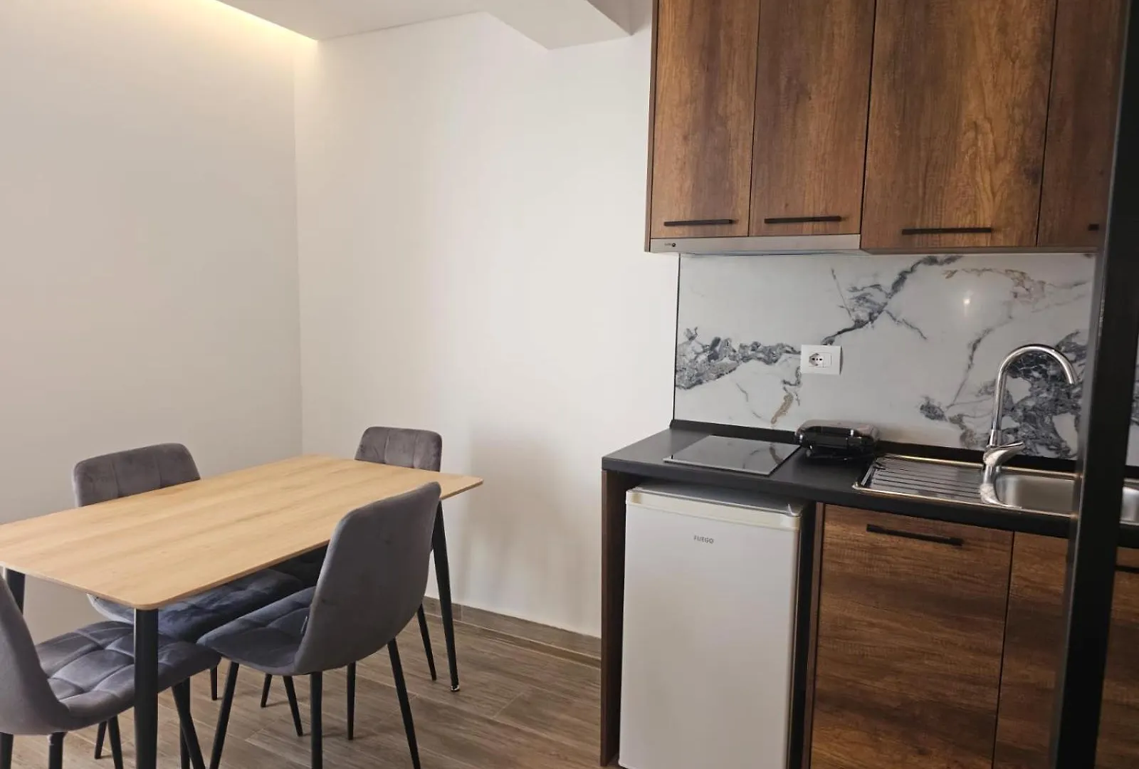 Apartment Ardit Seaside Rooms Sarande