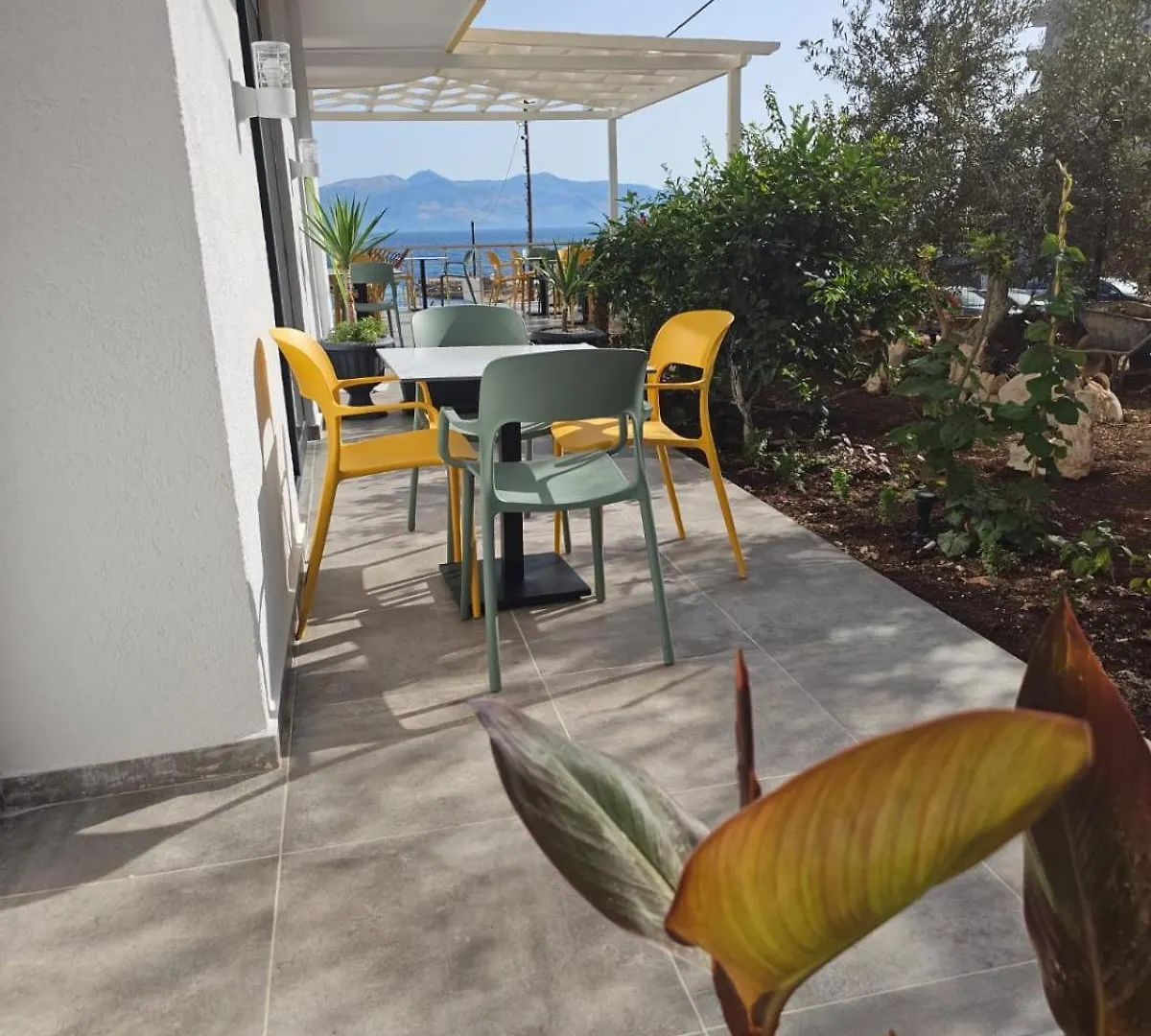 Apartment Ardit Seaside Rooms Sarande Albania