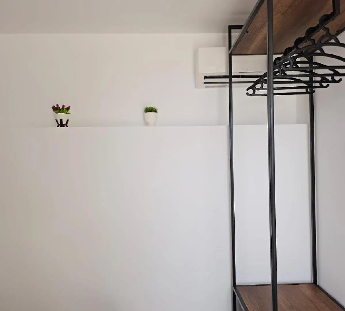 Apartment Ardit Seaside Rooms Sarande Albania