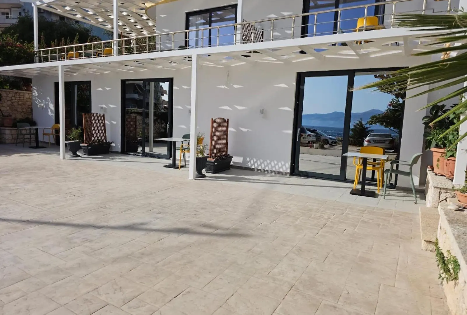 Apartment Ardit Seaside Rooms Sarande Albania
