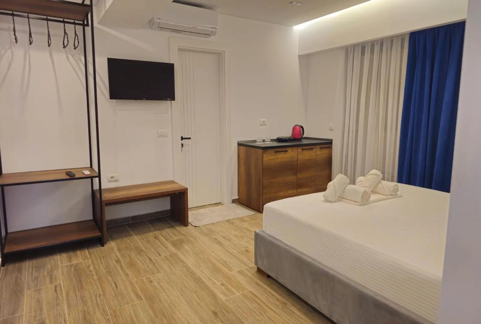 Apartment Ardit Seaside Rooms Sarande Albania
