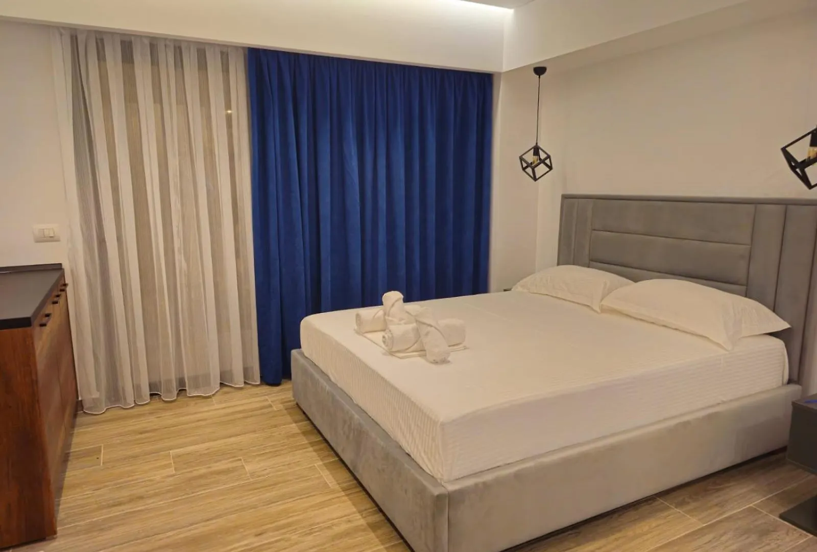 Apartment Ardit Seaside Rooms Sarande Albania