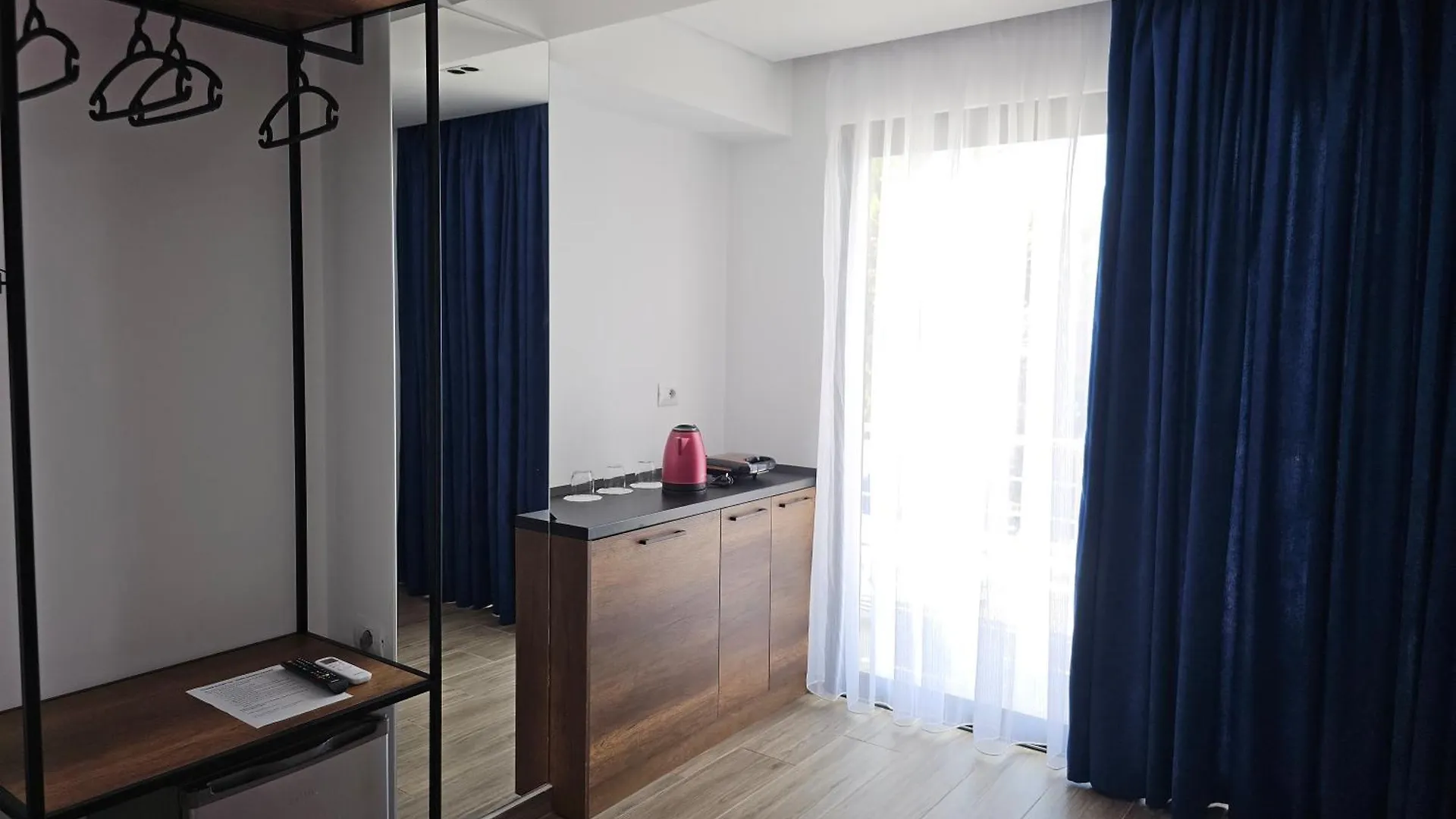 Ardit Seaside Rooms Sarande