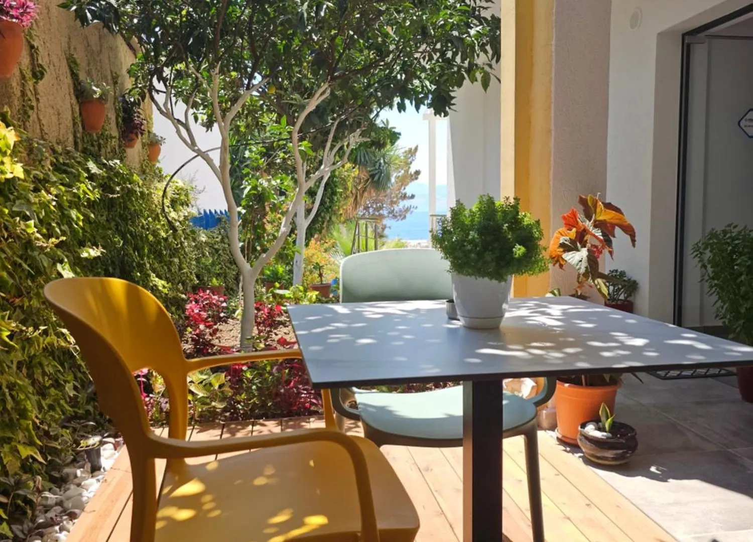 Apartment Ardit Seaside Rooms Sarande Albania