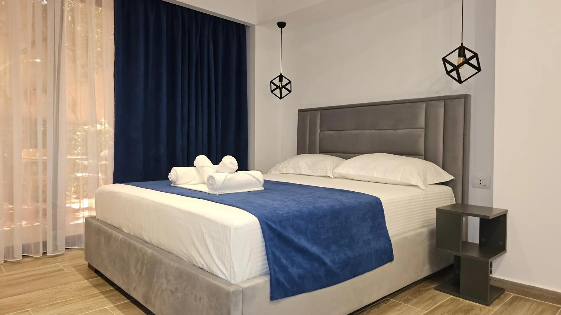 Apartment Ardit Seaside Rooms Sarande